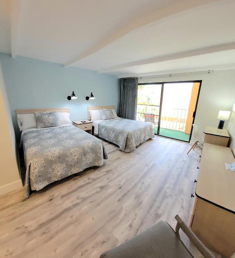 Satellite Motel Сейнт Пийт Бийч Екстериор снимка