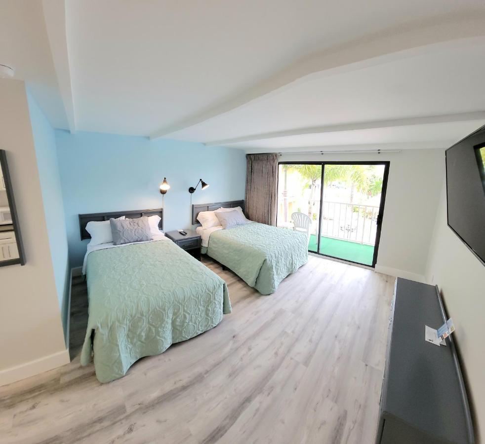 Satellite Motel Сейнт Пийт Бийч Екстериор снимка