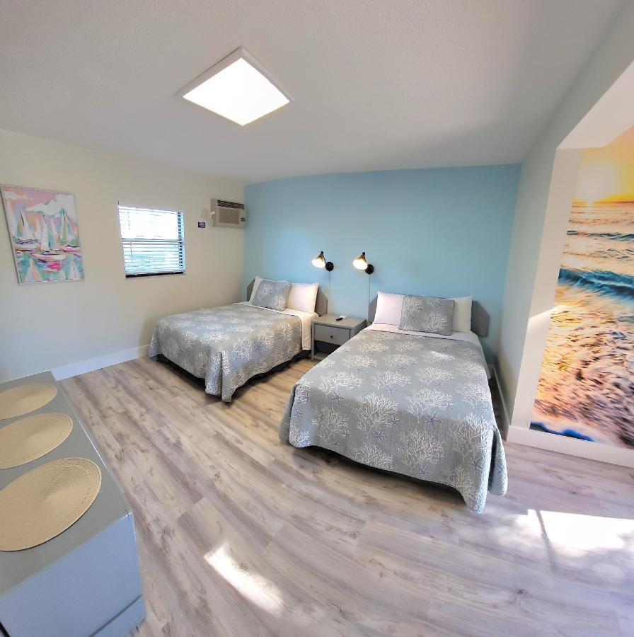 Satellite Motel Сейнт Пийт Бийч Екстериор снимка