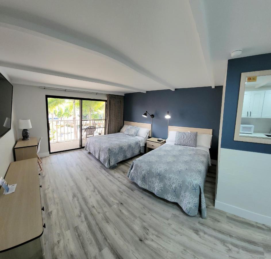 Satellite Motel Сейнт Пийт Бийч Екстериор снимка