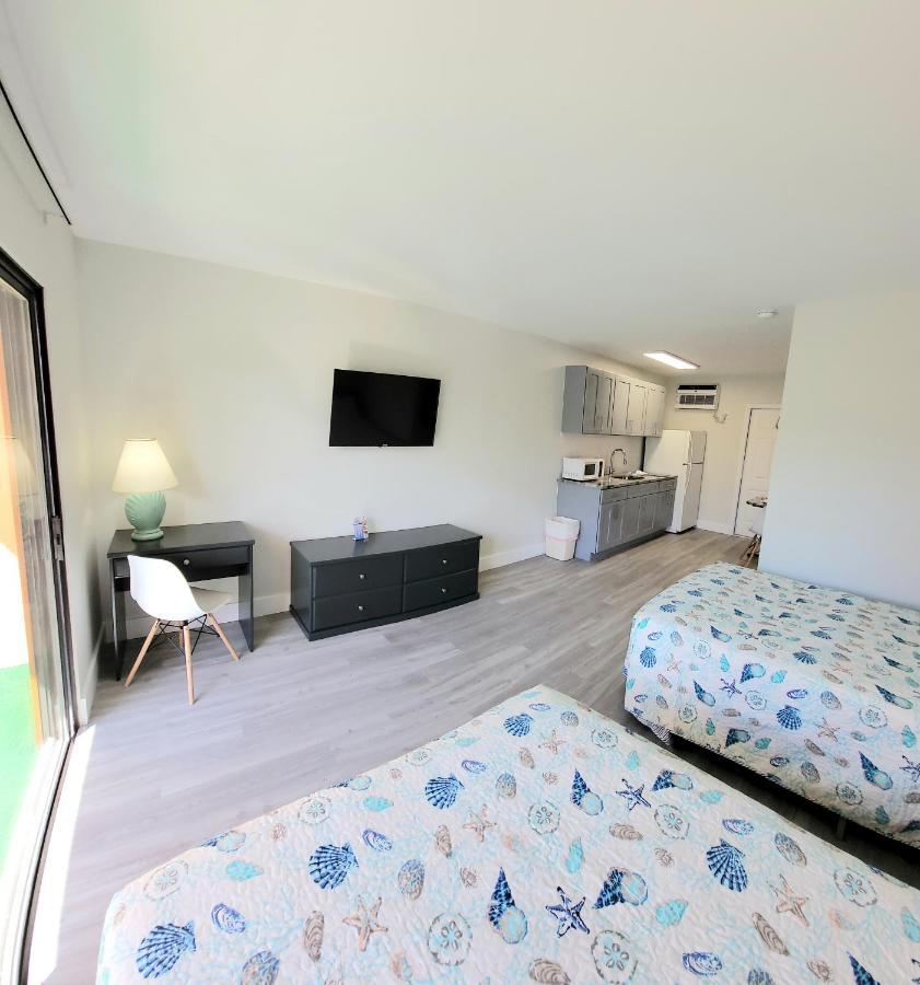 Satellite Motel Сейнт Пийт Бийч Екстериор снимка