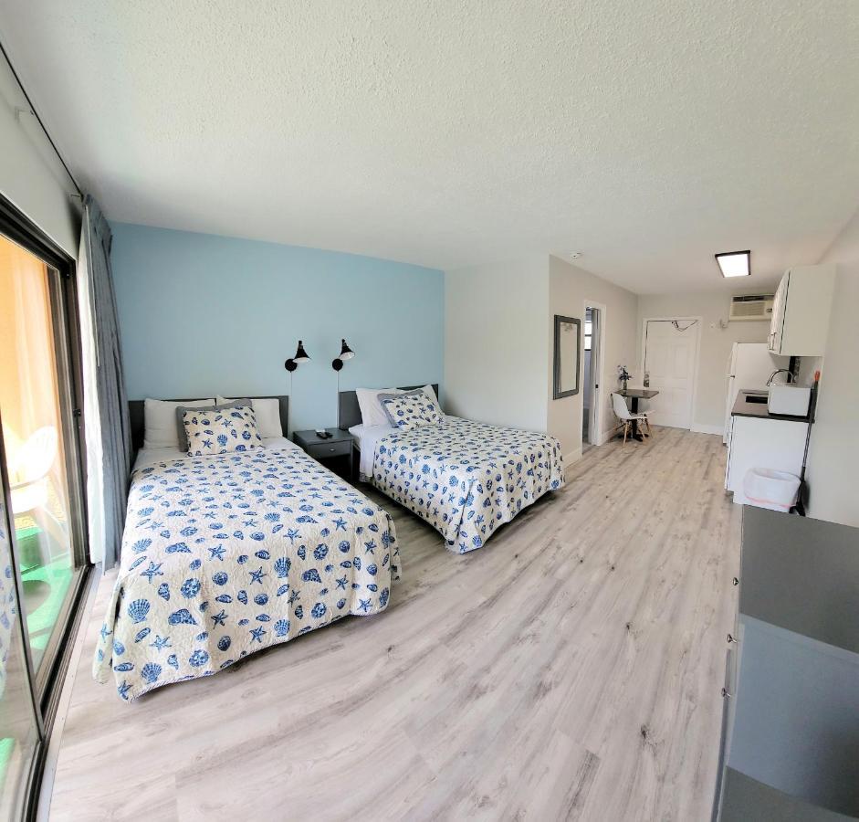 Satellite Motel Сейнт Пийт Бийч Екстериор снимка